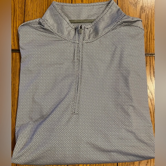 Johnnie-O men’s quarter zip, black/grey pattern, size XL, poly/spandex fabric